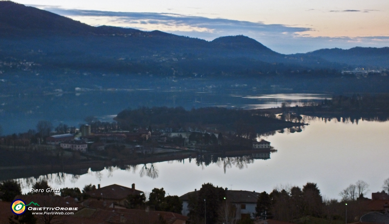 08 Alba sul Lago di Annone a Civate.JPG